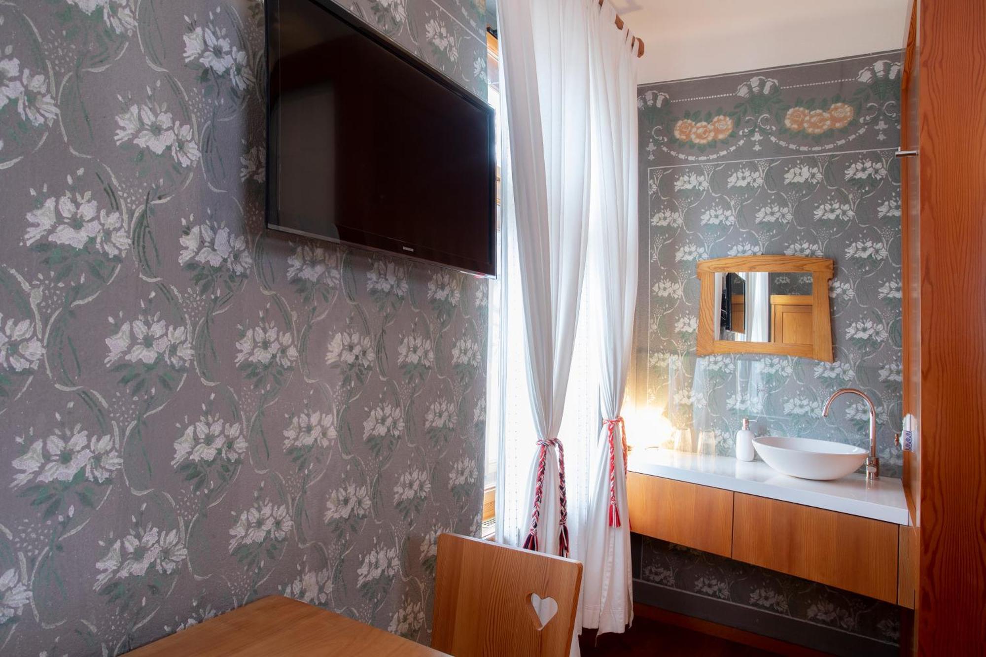 Pr'Gavedarjo Eco Heritage B&B Kranjska Gora Oda fotoğraf