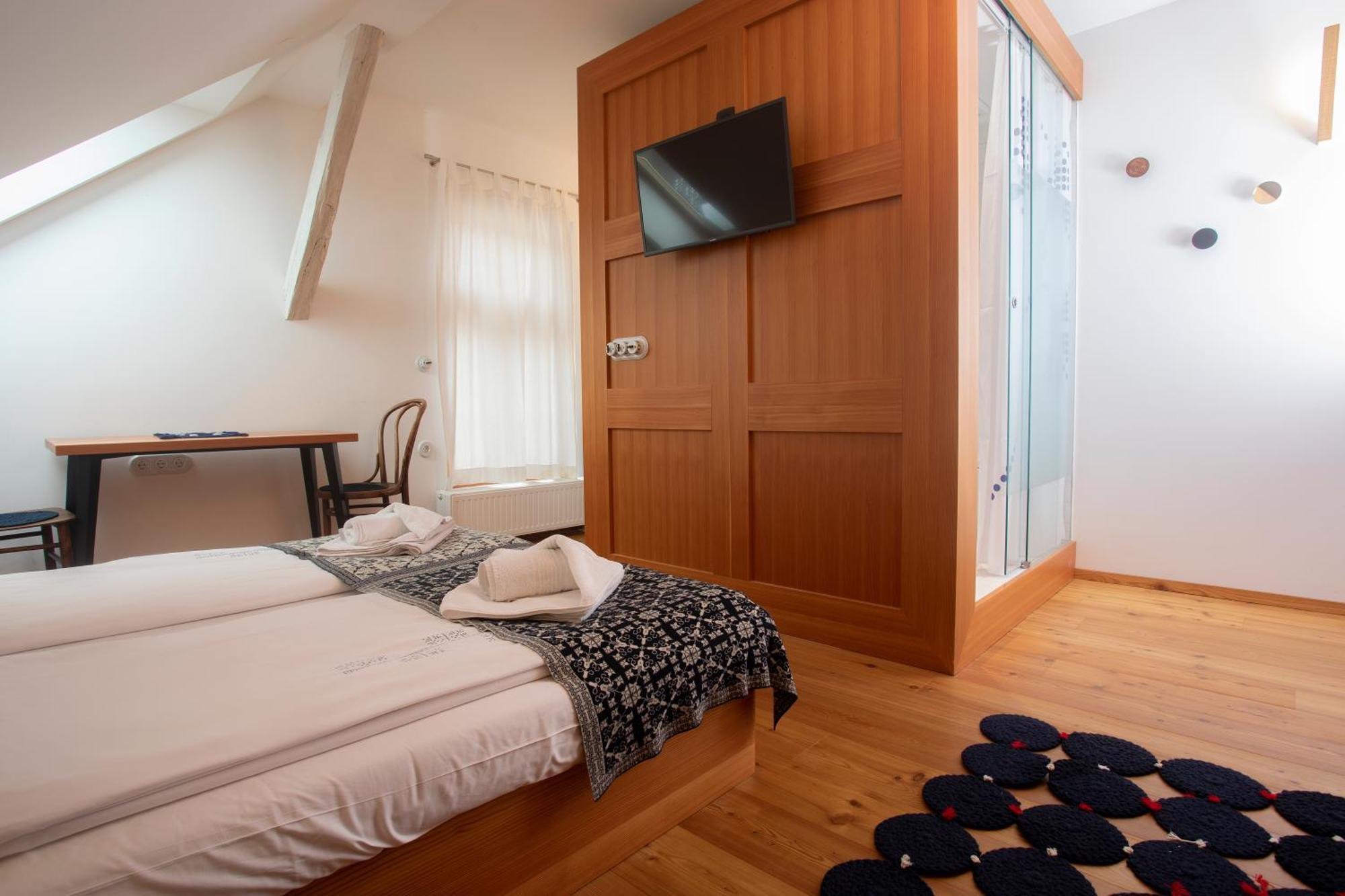 Pr'Gavedarjo Eco Heritage B&B Kranjska Gora Oda fotoğraf