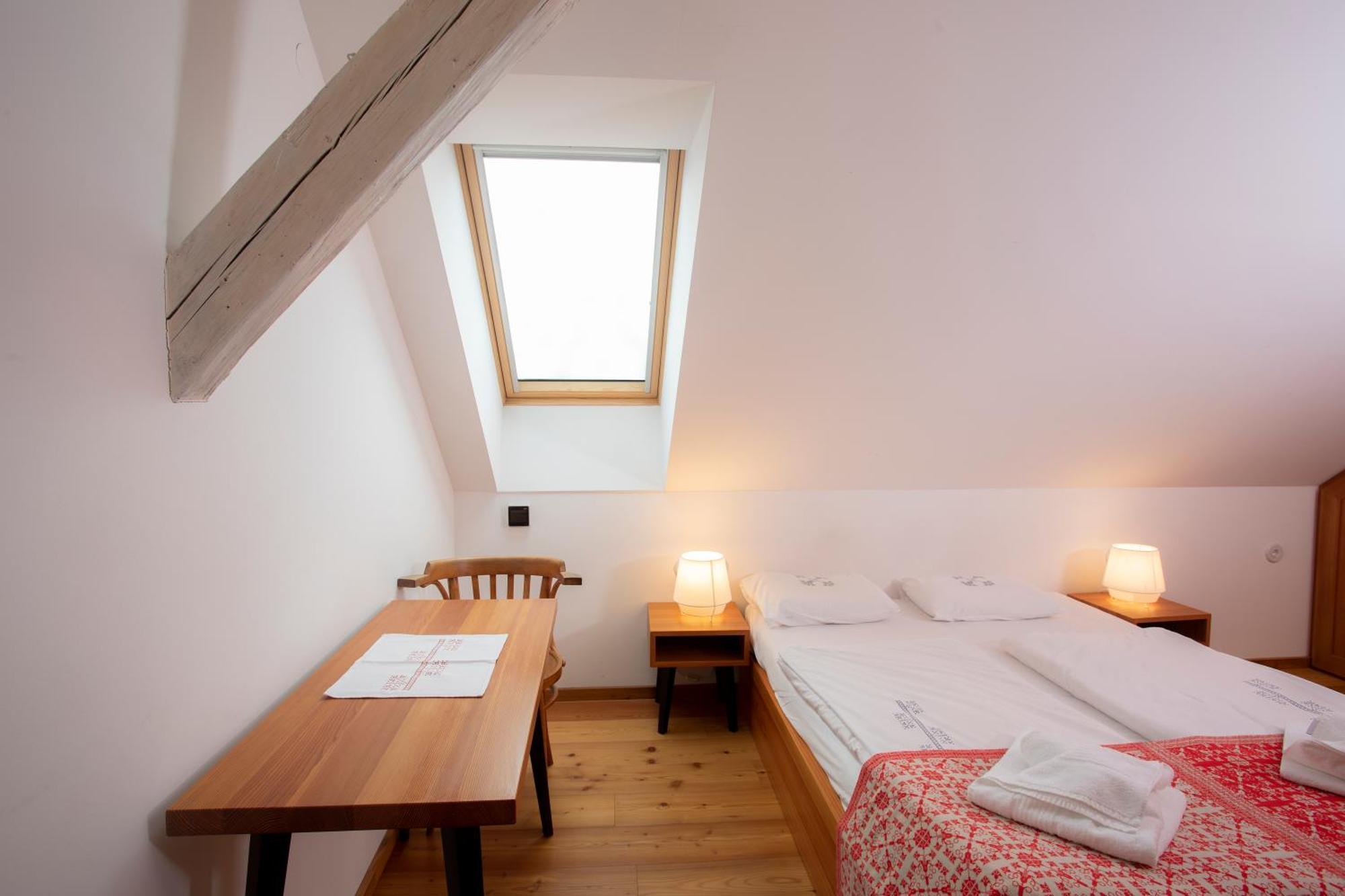 Pr'Gavedarjo Eco Heritage B&B Kranjska Gora Oda fotoğraf